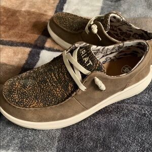 Ariat cruisers